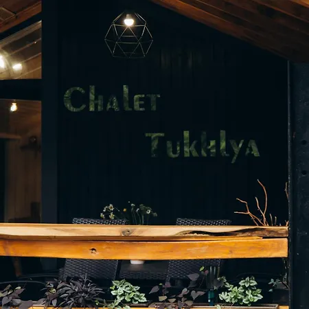 Chalet Tukhlya 샬레