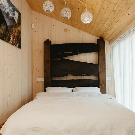 Chalet Tukhlya *
