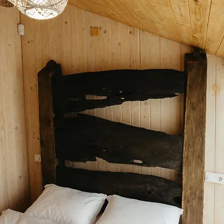 샬레 Chalet Tukhlya