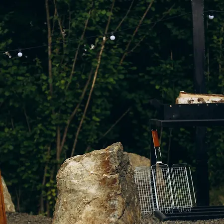 샬레 Chalet Tukhlya