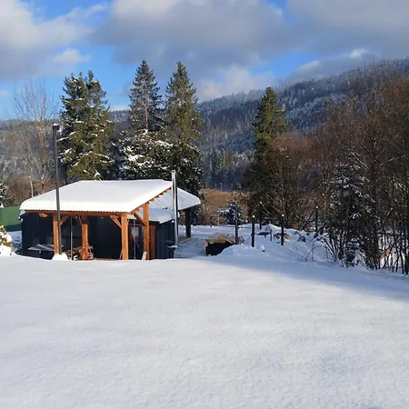 Alpstuga Chalet Tukhlya *