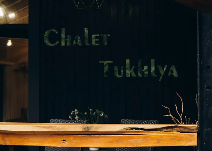 Chalet Tukhlya Chalé