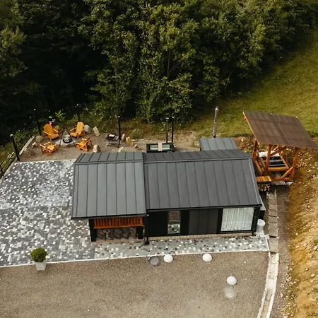 Chalet Tukhlya 샬레