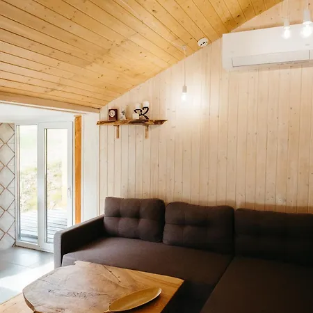 샬레 Chalet Tukhlya *